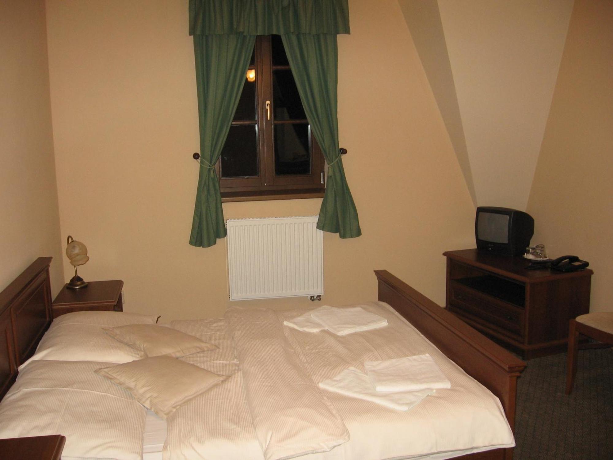 Lovecky Zamecek Buchlovice Room photo