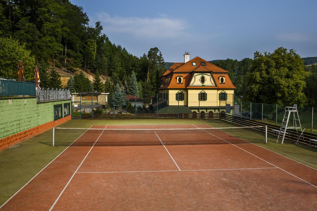 Lovecky Zamecek Buchlovice Exterior photo