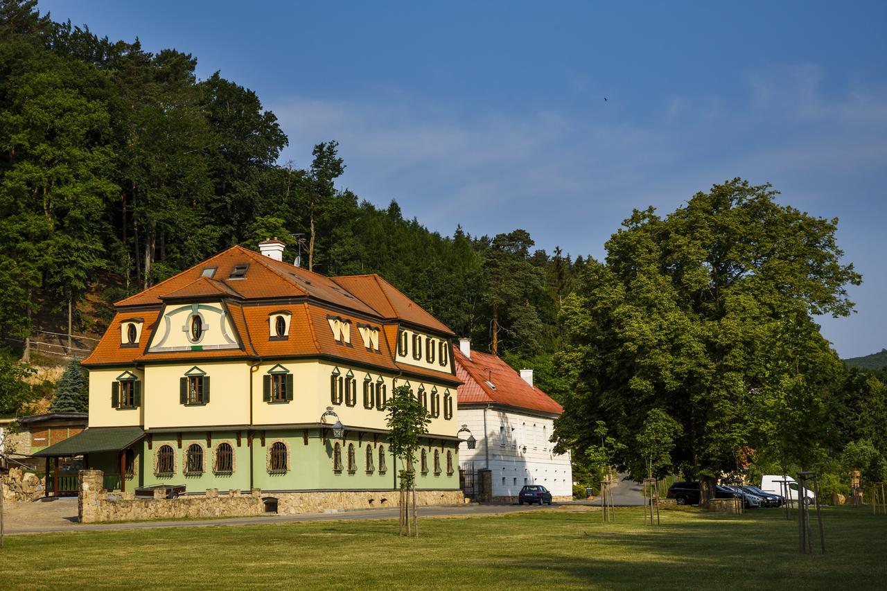 Lovecky Zamecek Buchlovice Exterior photo