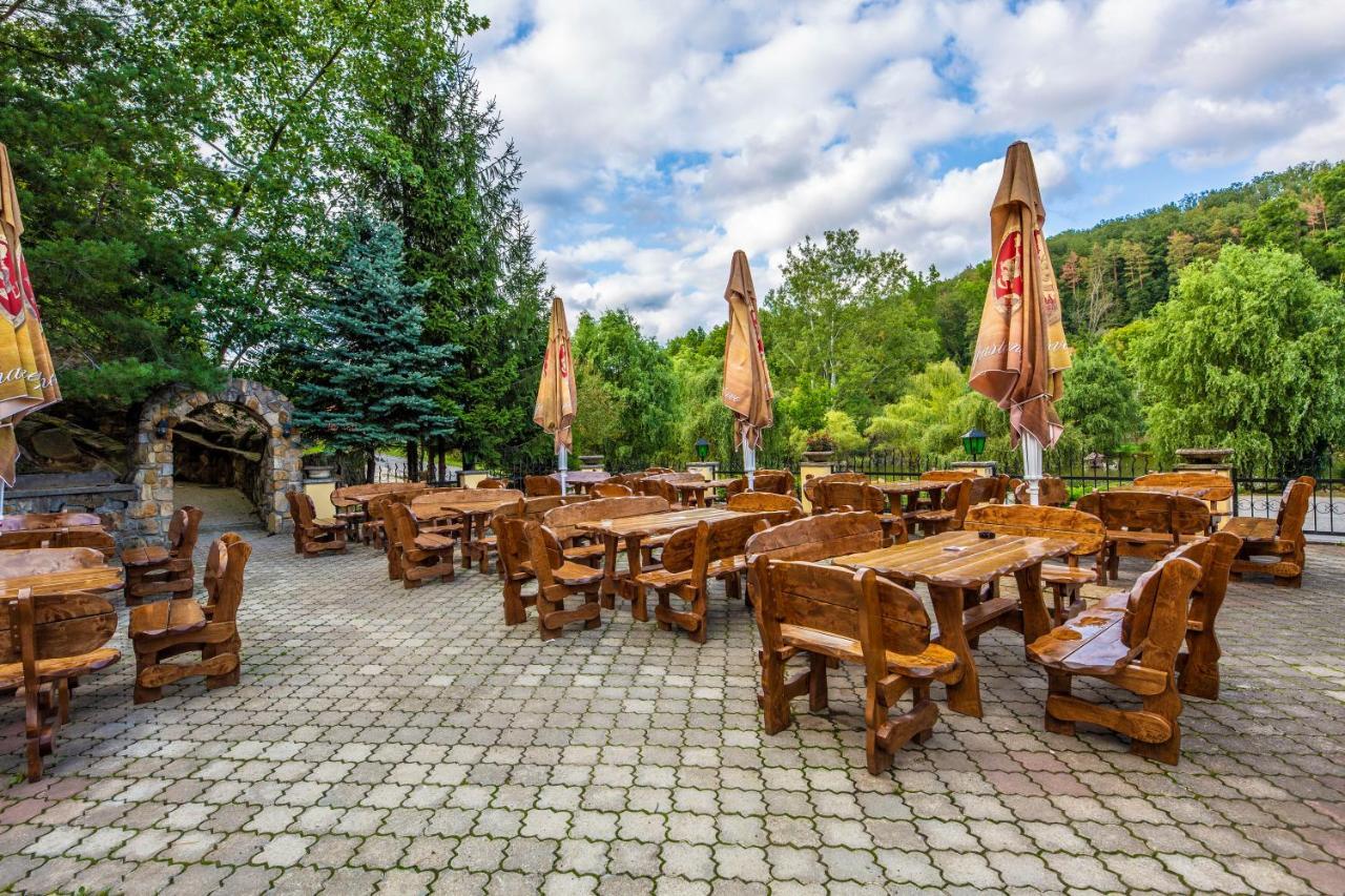 Lovecky Zamecek Buchlovice Exterior photo